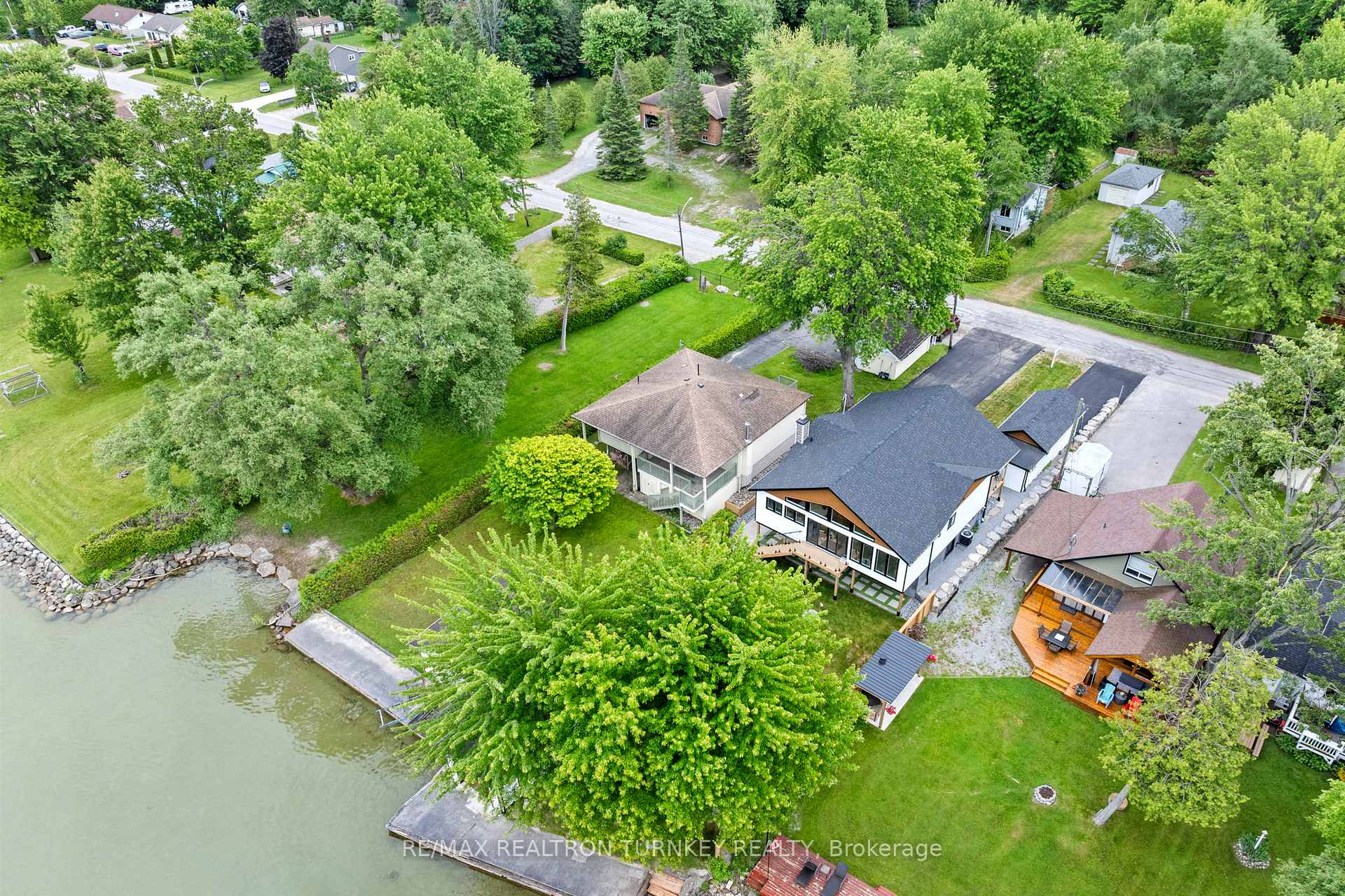 Photo 40 of 156 Holmes Point Road, Georgina, Pefferlaw — HOMEH