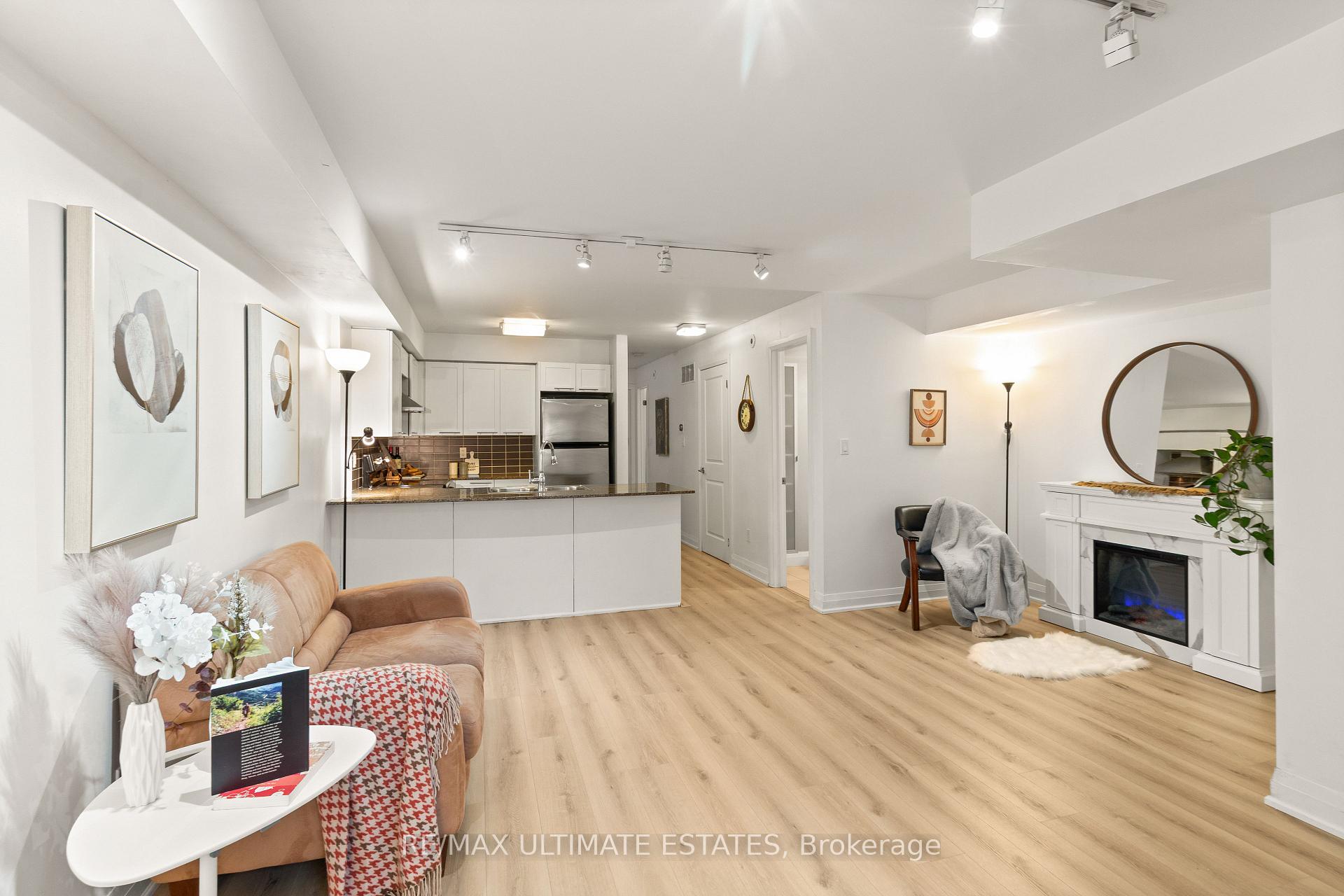 Photo 6 of Unit 123, 318 John Street, Markham, Aileen-Willowbrook — HOMEH