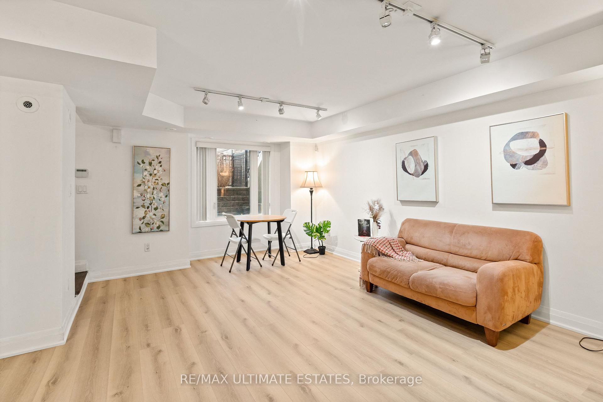 Photo 2 of Unit 123, 318 John Street, Markham, Aileen-Willowbrook — HOMEH