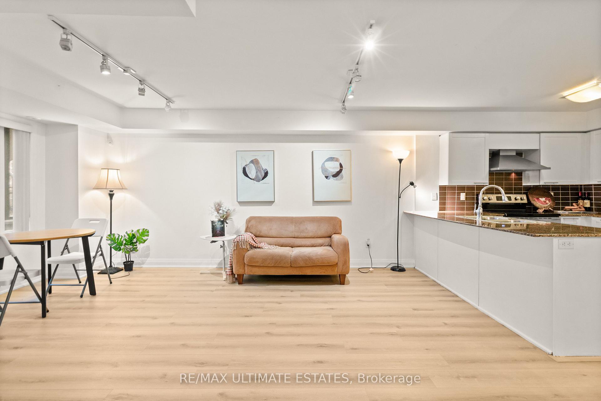 Photo 8 of Unit 123, 318 John Street, Markham, Aileen-Willowbrook — HOMEH