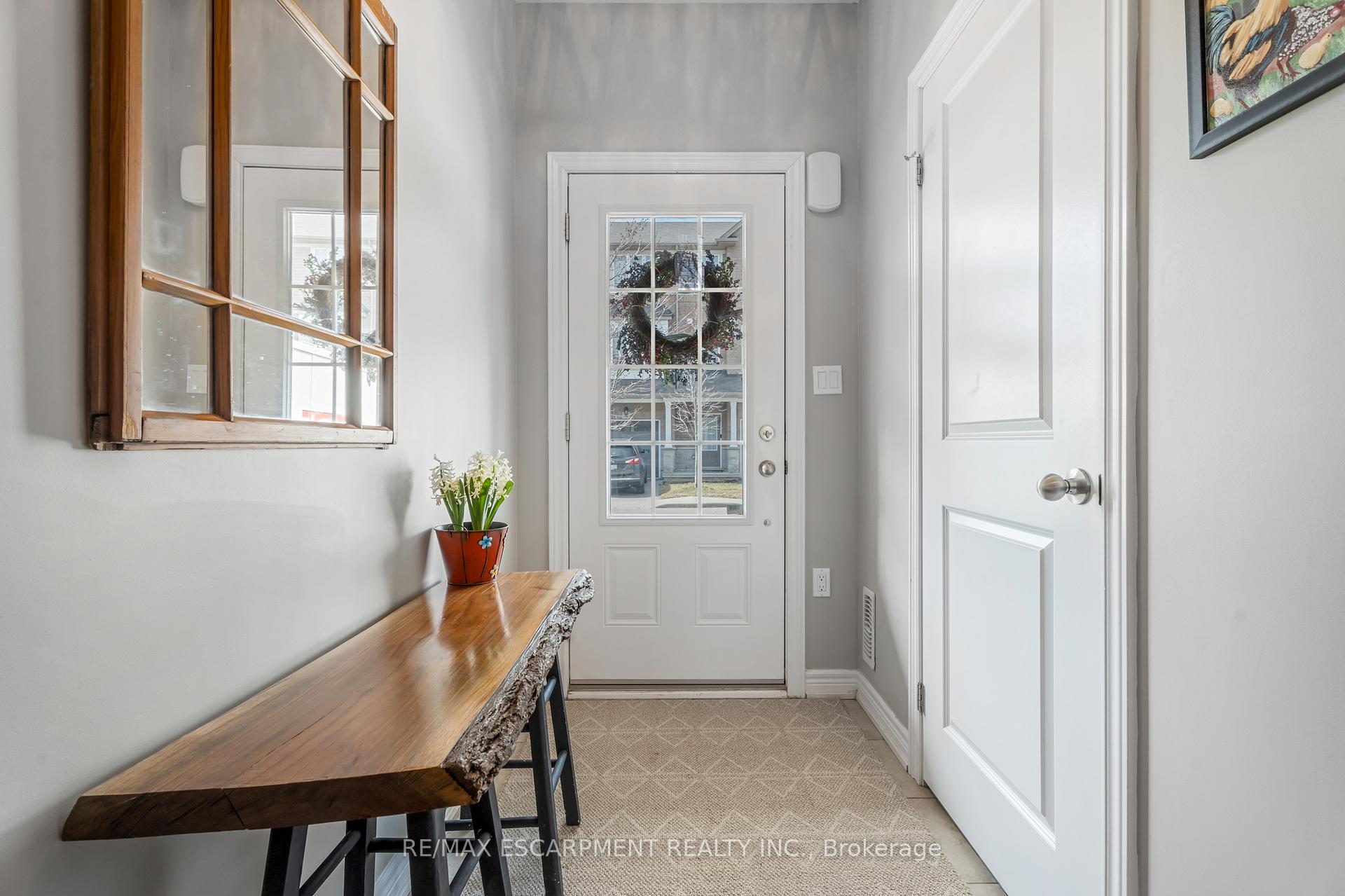 Photo 4 of Unit 19, 122 Dundas Street E, Hamilton, Waterdown — HOMEH
