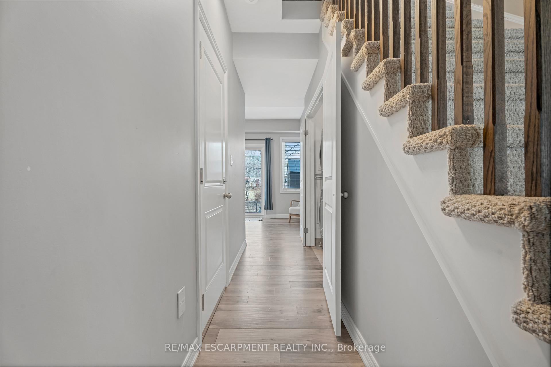 Photo 2 of Unit 19, 122 Dundas Street E, Hamilton, Waterdown — HOMEH