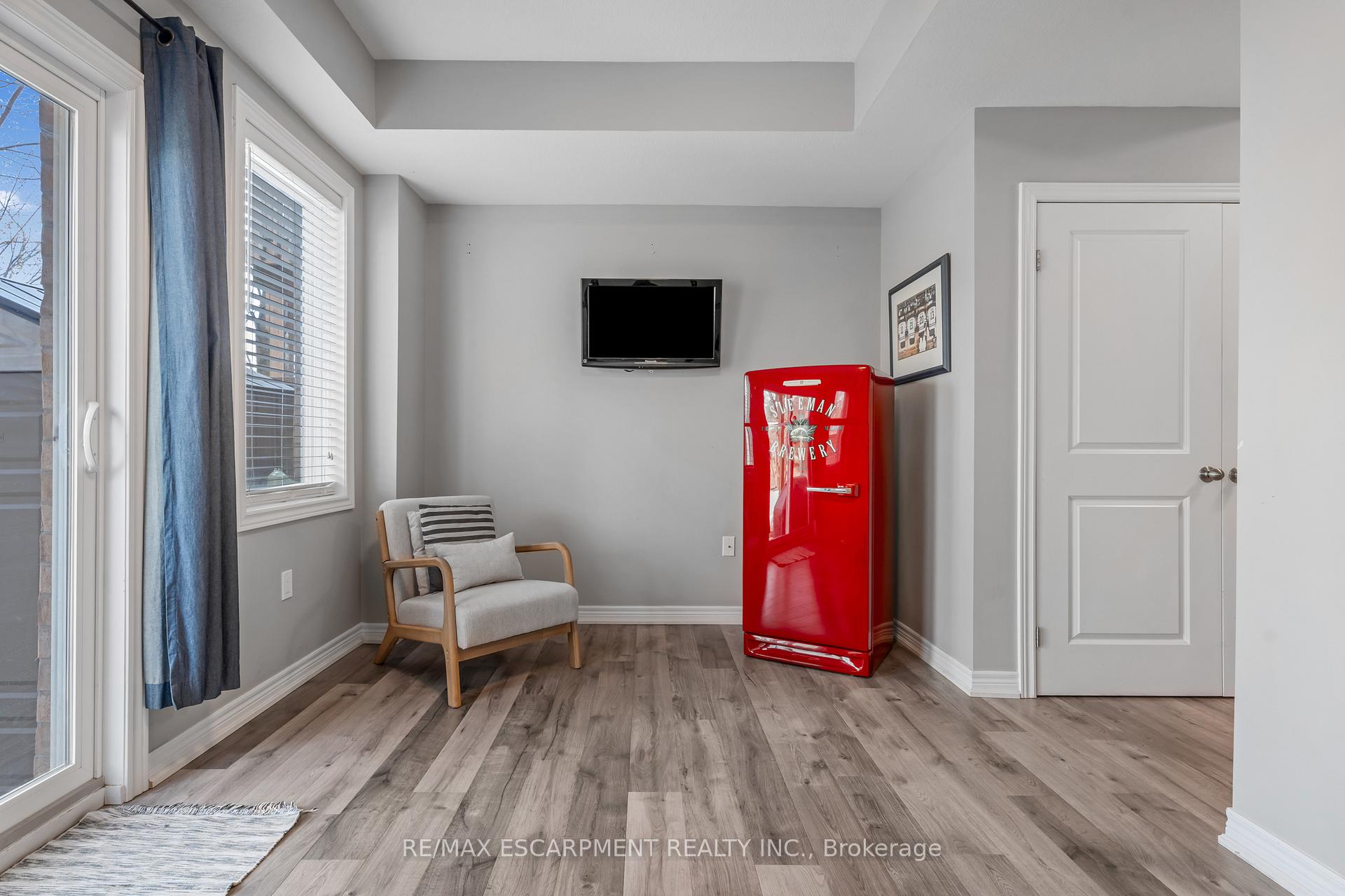 Photo 11 of Unit 19, 122 Dundas Street E, Hamilton, Waterdown — HOMEH