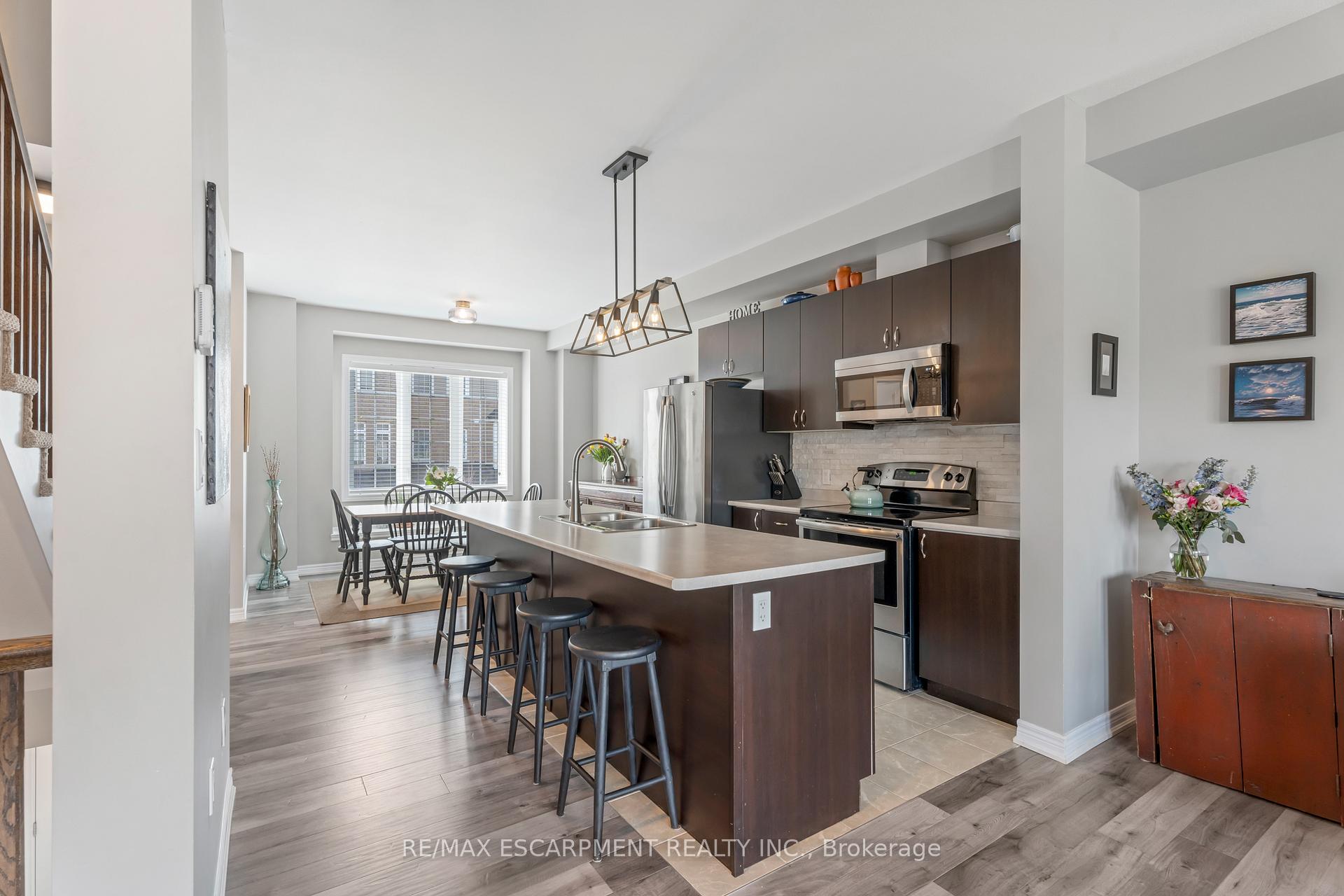 Photo 38 of Unit 19, 122 Dundas Street E, Hamilton, Waterdown — HOMEH