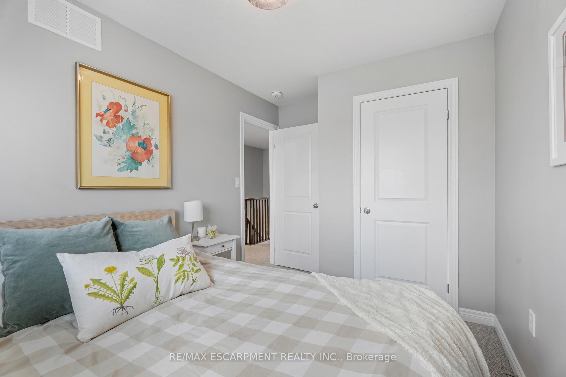 Photo 24 of Unit 19, 122 Dundas Street E, Hamilton, Waterdown — HOMEH
