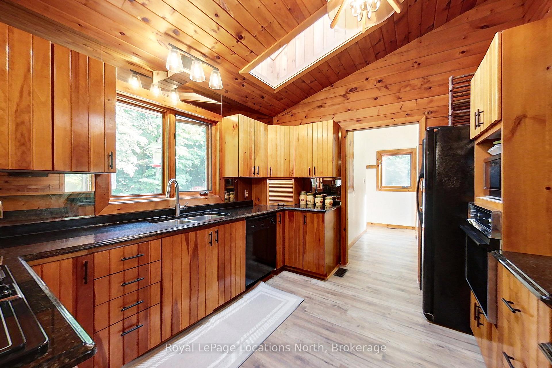 Photo 16 of 569263 6TH Side Road, Blue Mountains — HOMEH