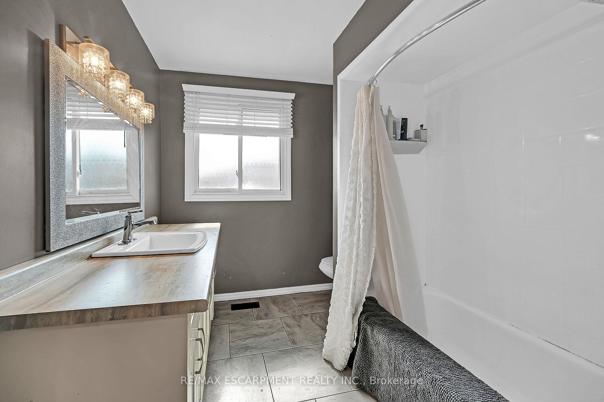Photo 18 of 46 Windrush Crescent, Hamilton, Lawfield — HOMEH
