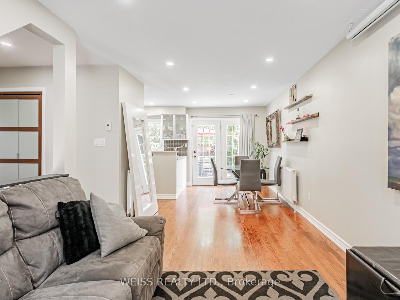 Photo 8 of 215 Milan Street, Toronto, Moss Park — HOMEH