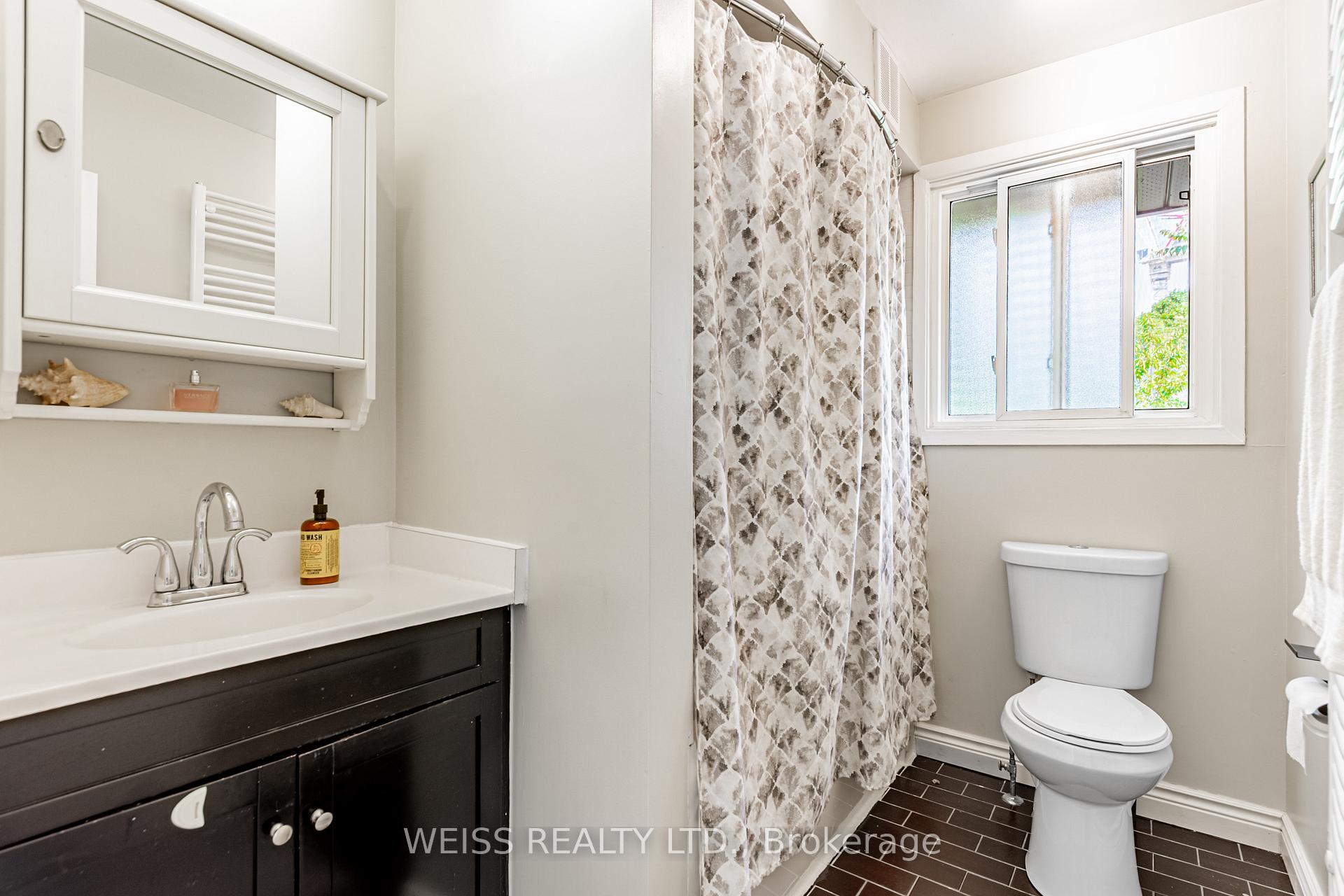 Photo 21 of 215 Milan Street, Toronto, Moss Park — HOMEH