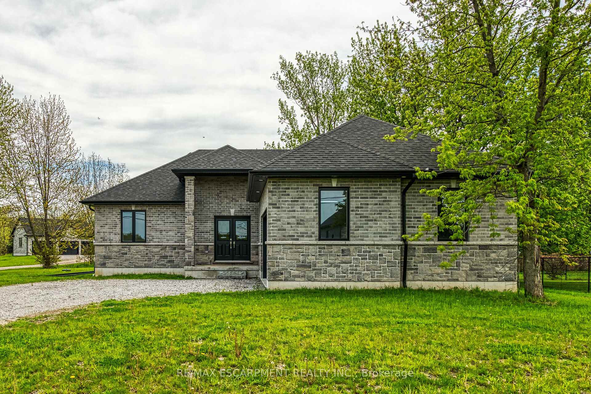 Photo 4 of 786 South Coast Drive, Haldimand — HOMEH