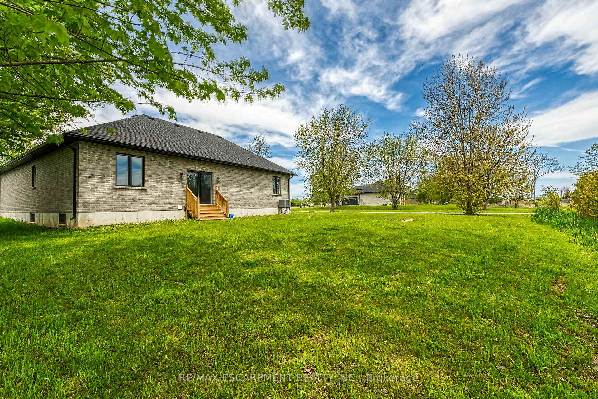 Photo 3 of 786 South Coast Drive, Haldimand — HOMEH