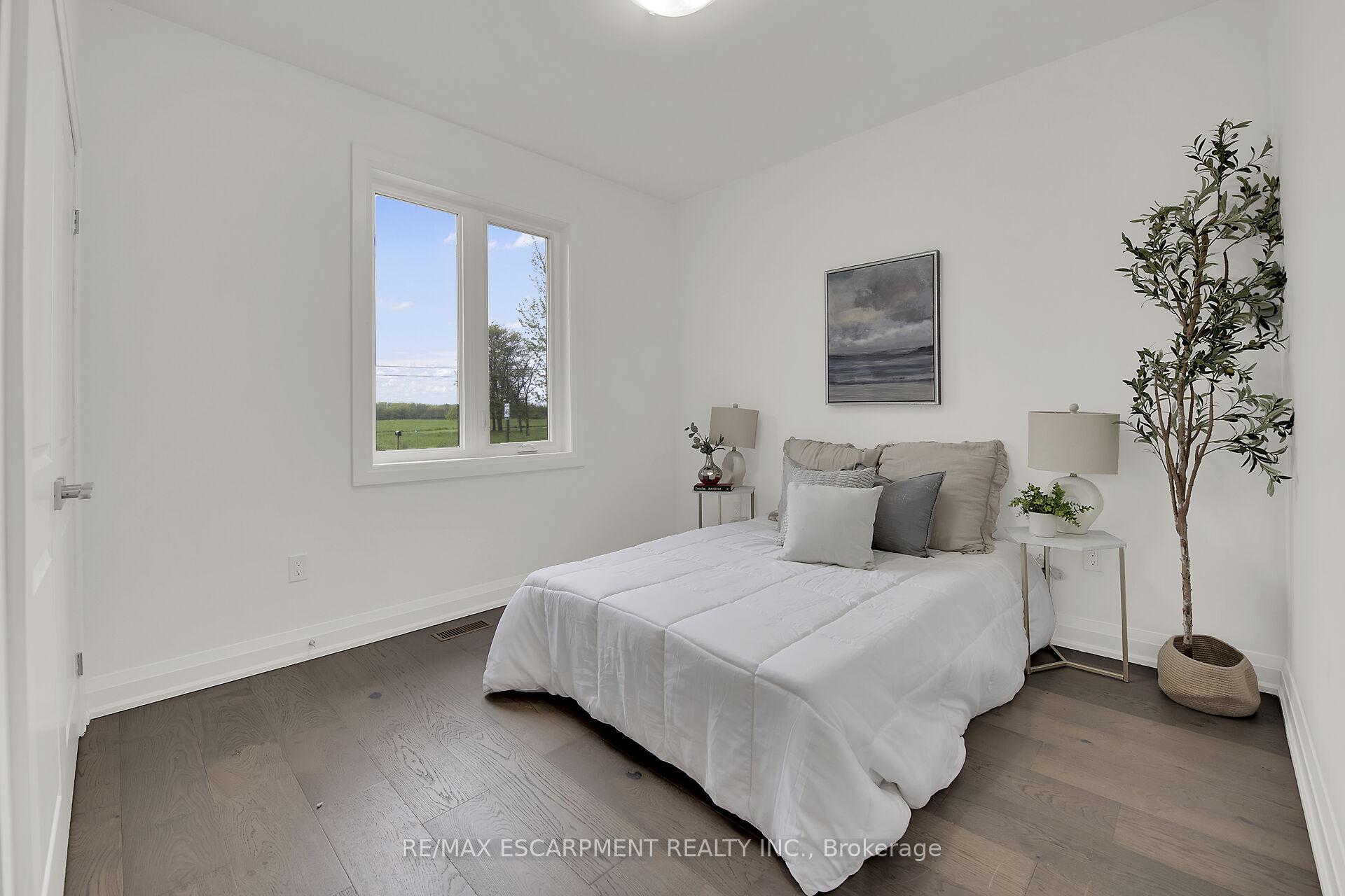 Photo 24 of 786 South Coast Drive, Haldimand — HOMEH