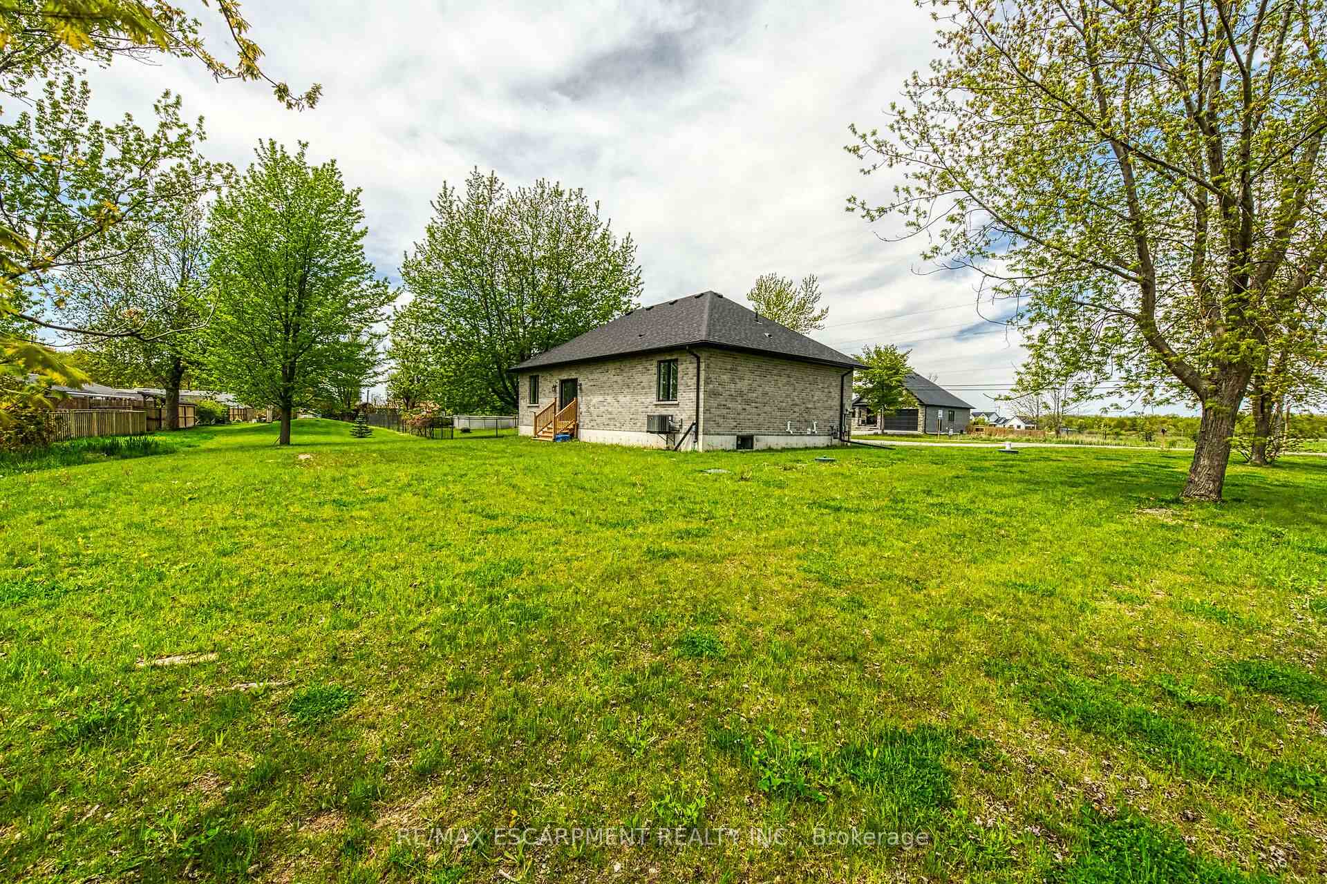 Photo 49 of 786 South Coast Drive, Haldimand — HOMEH