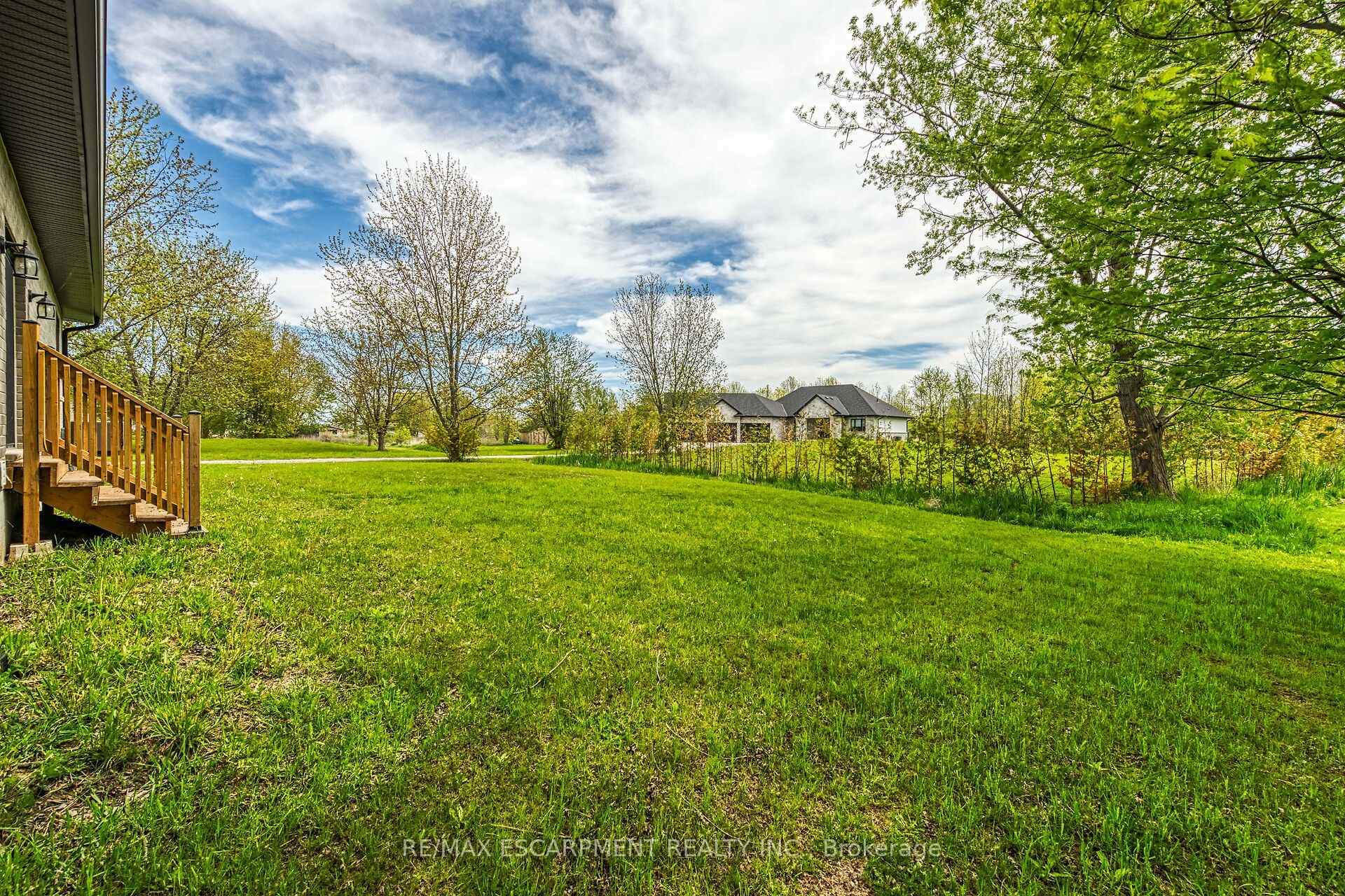 Photo 32 of 786 South Coast Drive, Haldimand — HOMEH