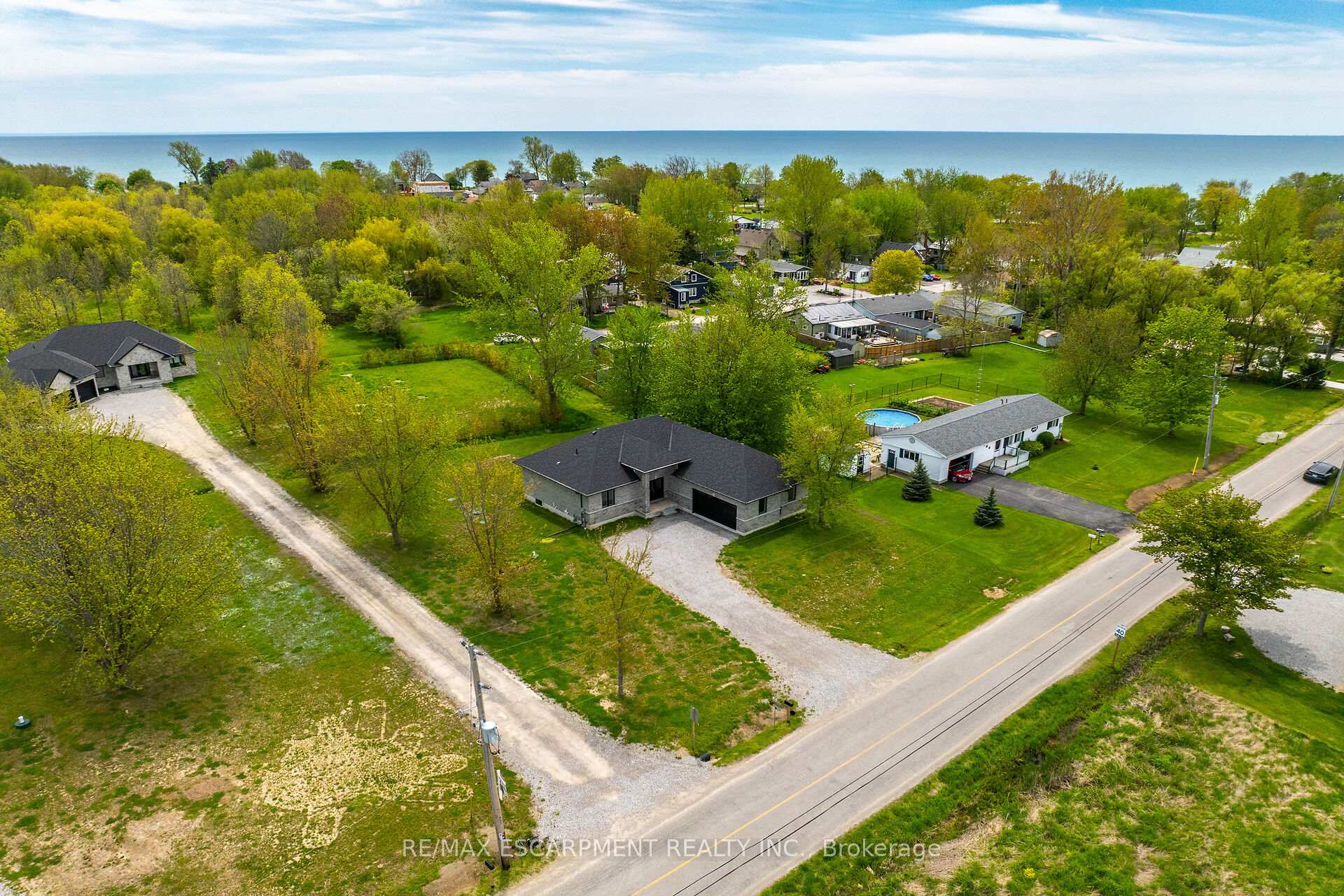 Photo 41 of 786 South Coast Drive, Haldimand — HOMEH