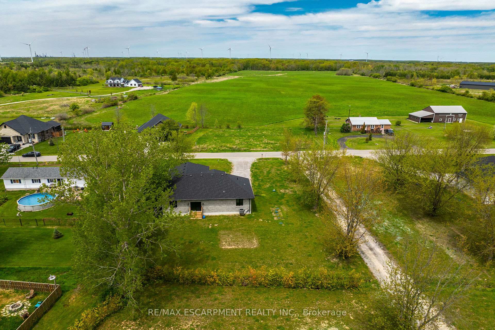 Photo 38 of 786 South Coast Drive, Haldimand — HOMEH