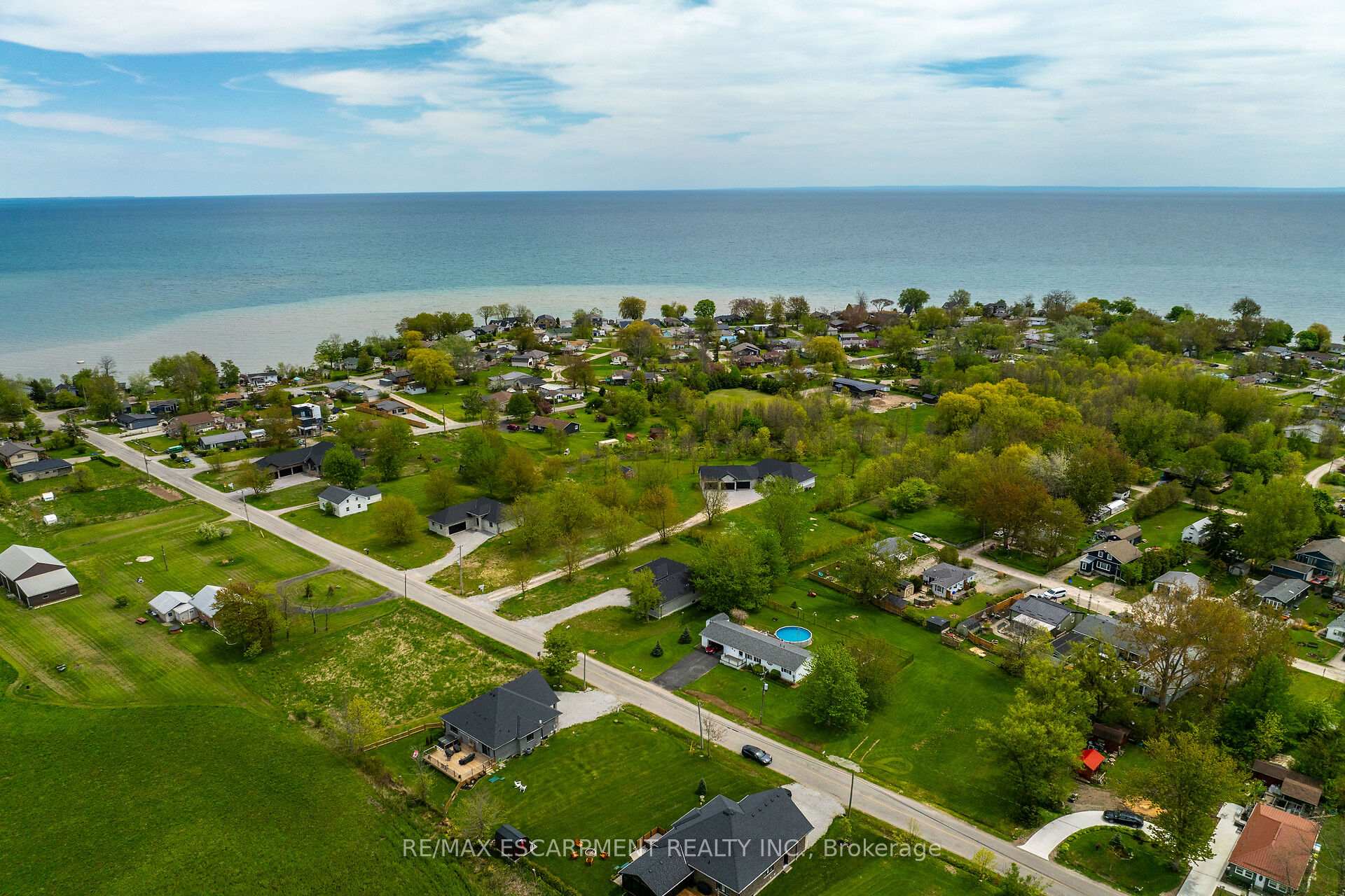 Photo 43 of 786 South Coast Drive, Haldimand — HOMEH