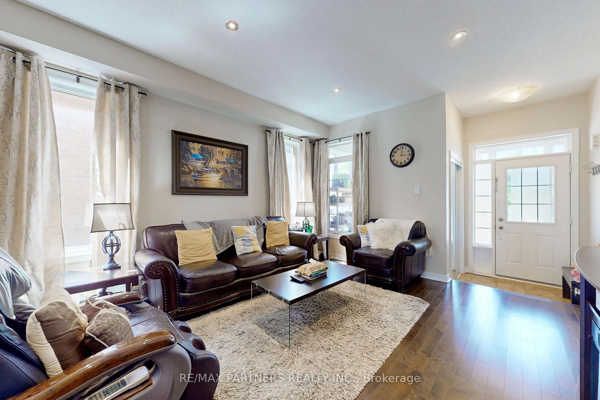 Photo 3 of 86 Chokecherry Crescent, Markham, Wismer — HOMEH