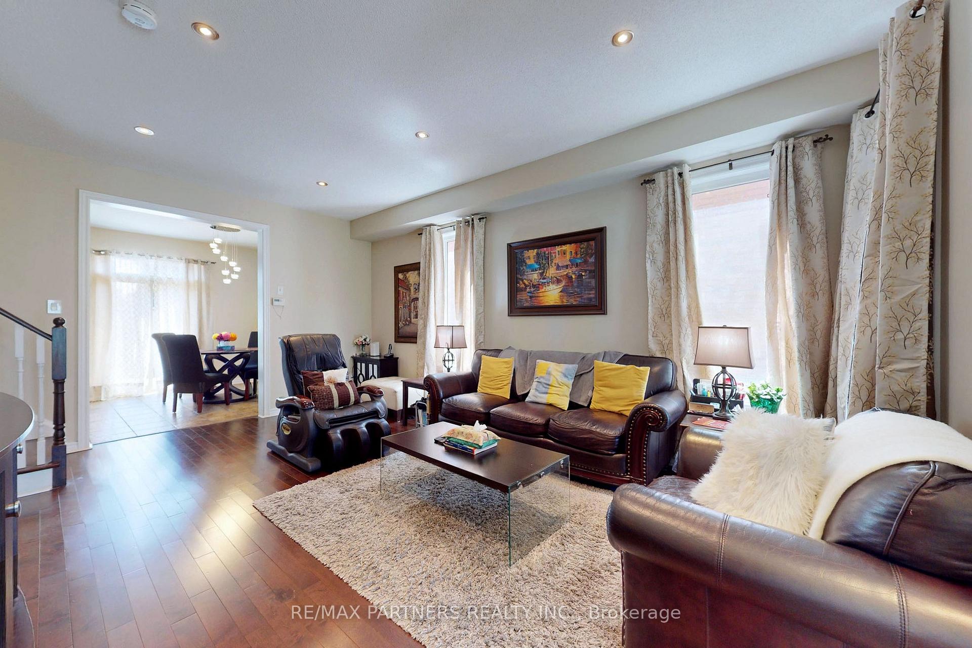 Photo 44 of 86 Chokecherry Crescent, Markham, Wismer — HOMEH