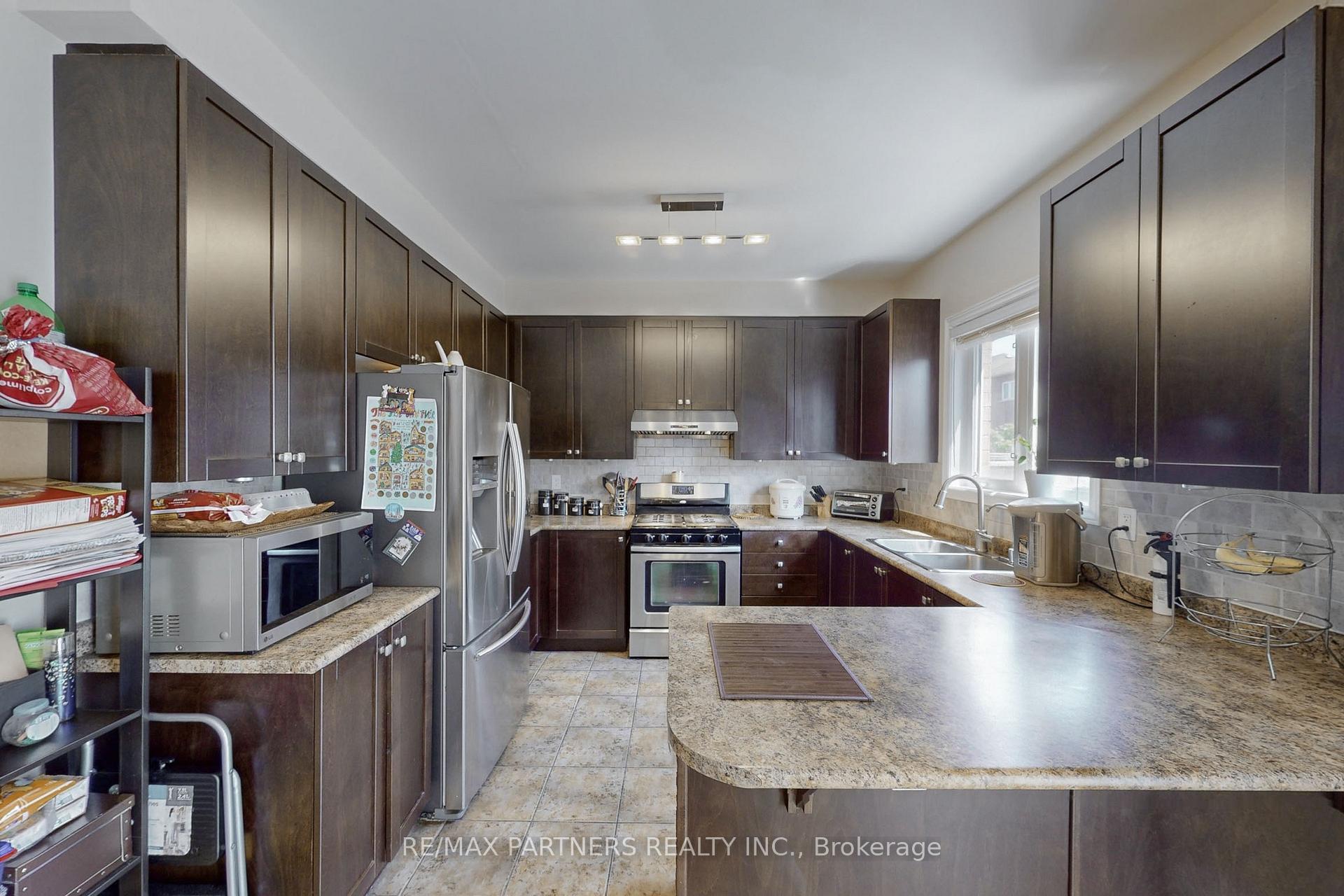 Photo 19 of 86 Chokecherry Crescent, Markham, Wismer — HOMEH