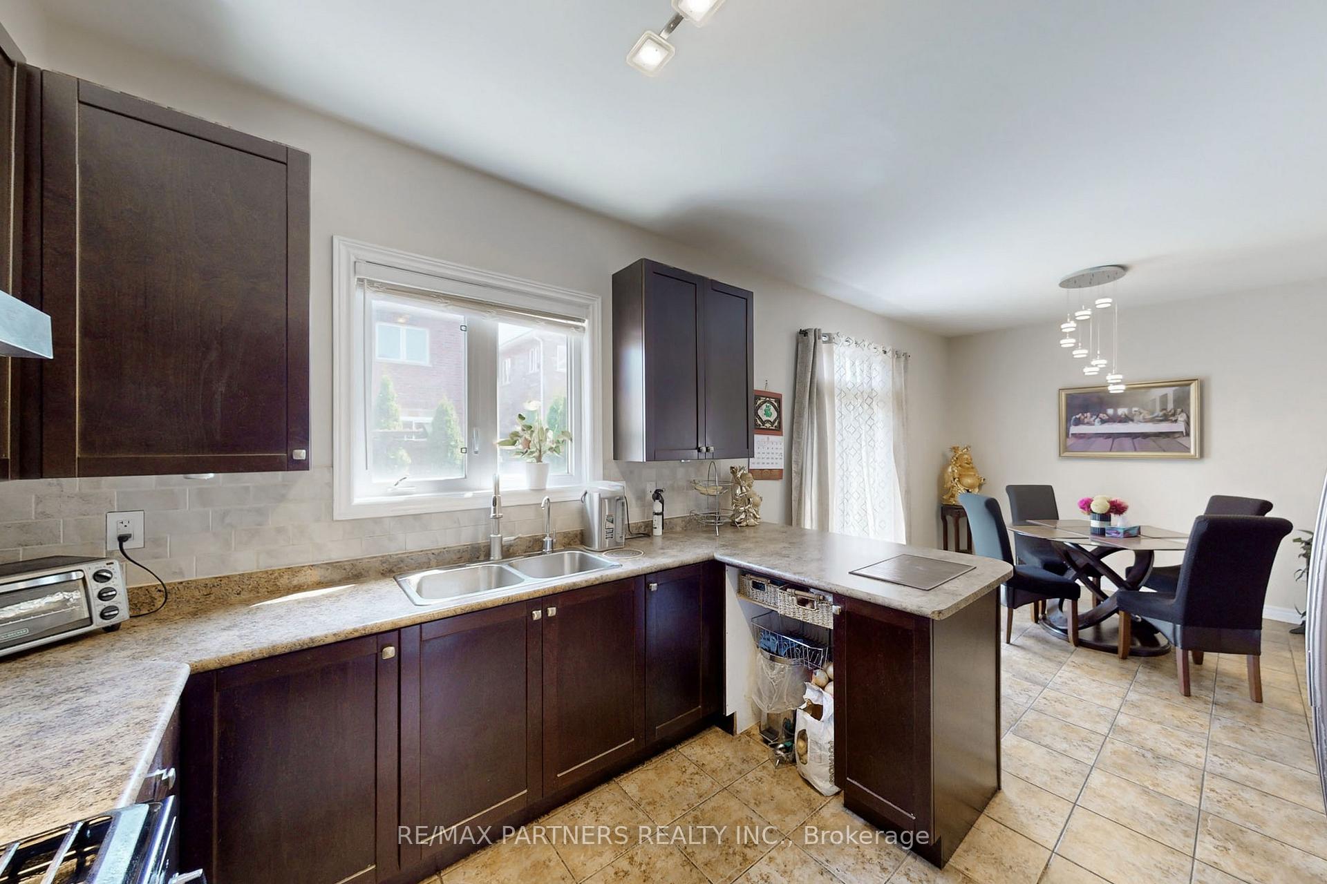 Photo 23 of 86 Chokecherry Crescent, Markham, Wismer — HOMEH