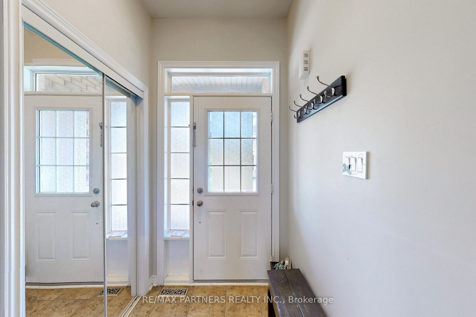 Photo 15 of 86 Chokecherry Crescent, Markham, Wismer — HOMEH