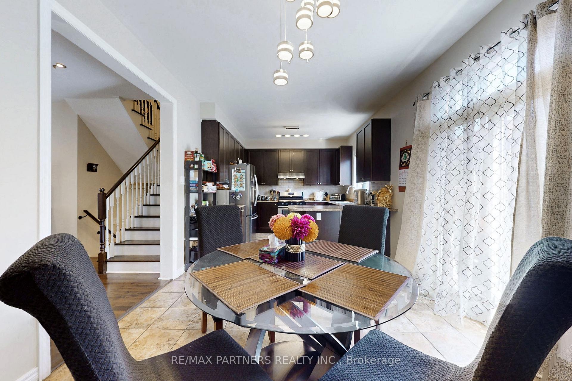 Photo 8 of 86 Chokecherry Crescent, Markham, Wismer — HOMEH