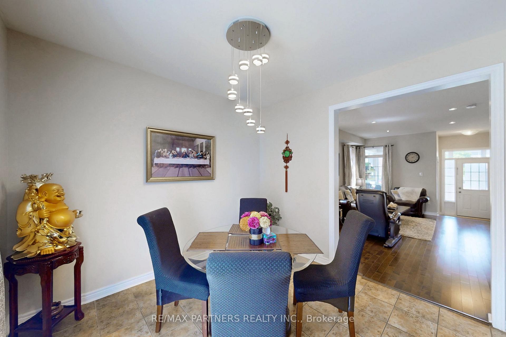 Photo 41 of 86 Chokecherry Crescent, Markham, Wismer — HOMEH