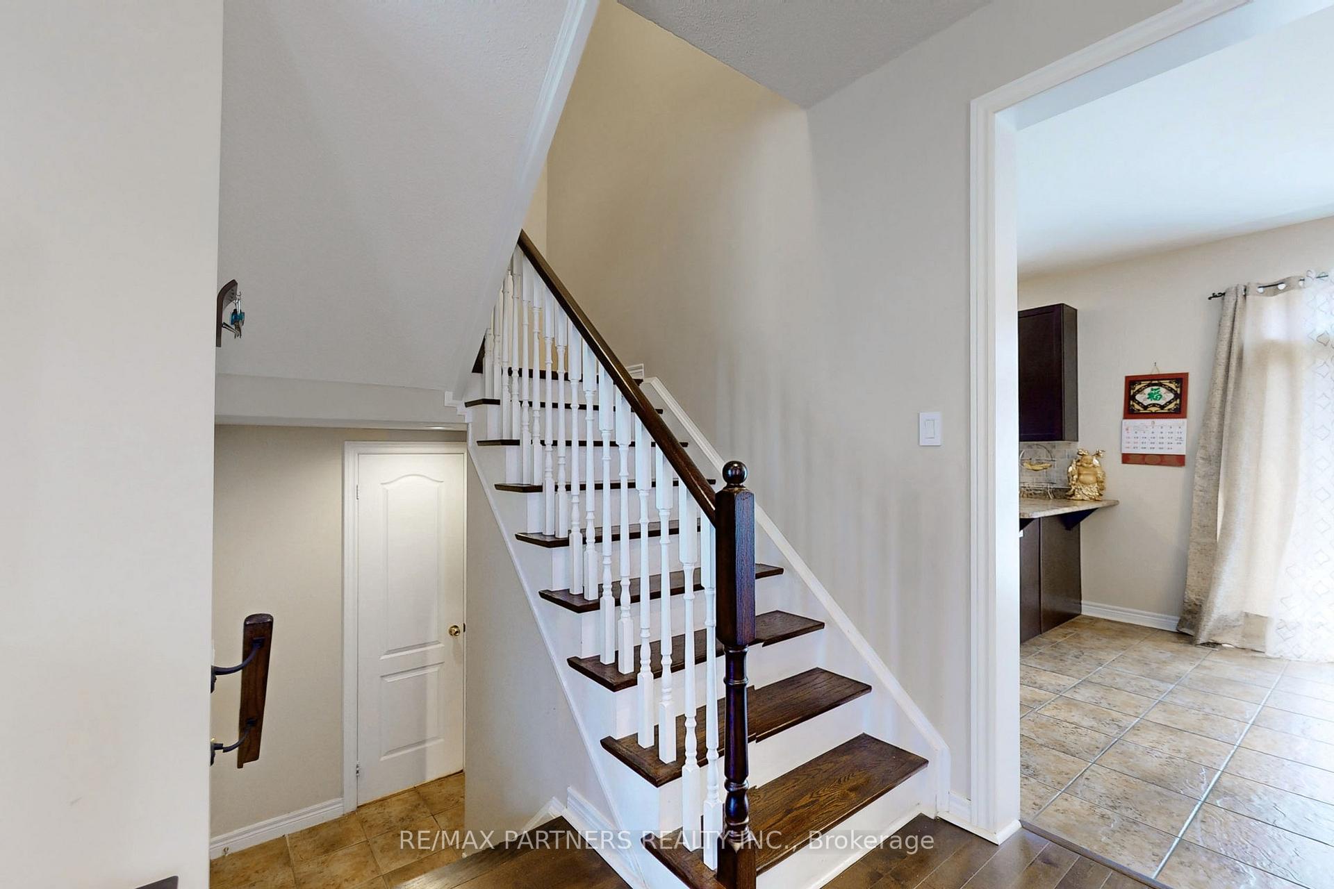Photo 11 of 86 Chokecherry Crescent, Markham, Wismer — HOMEH