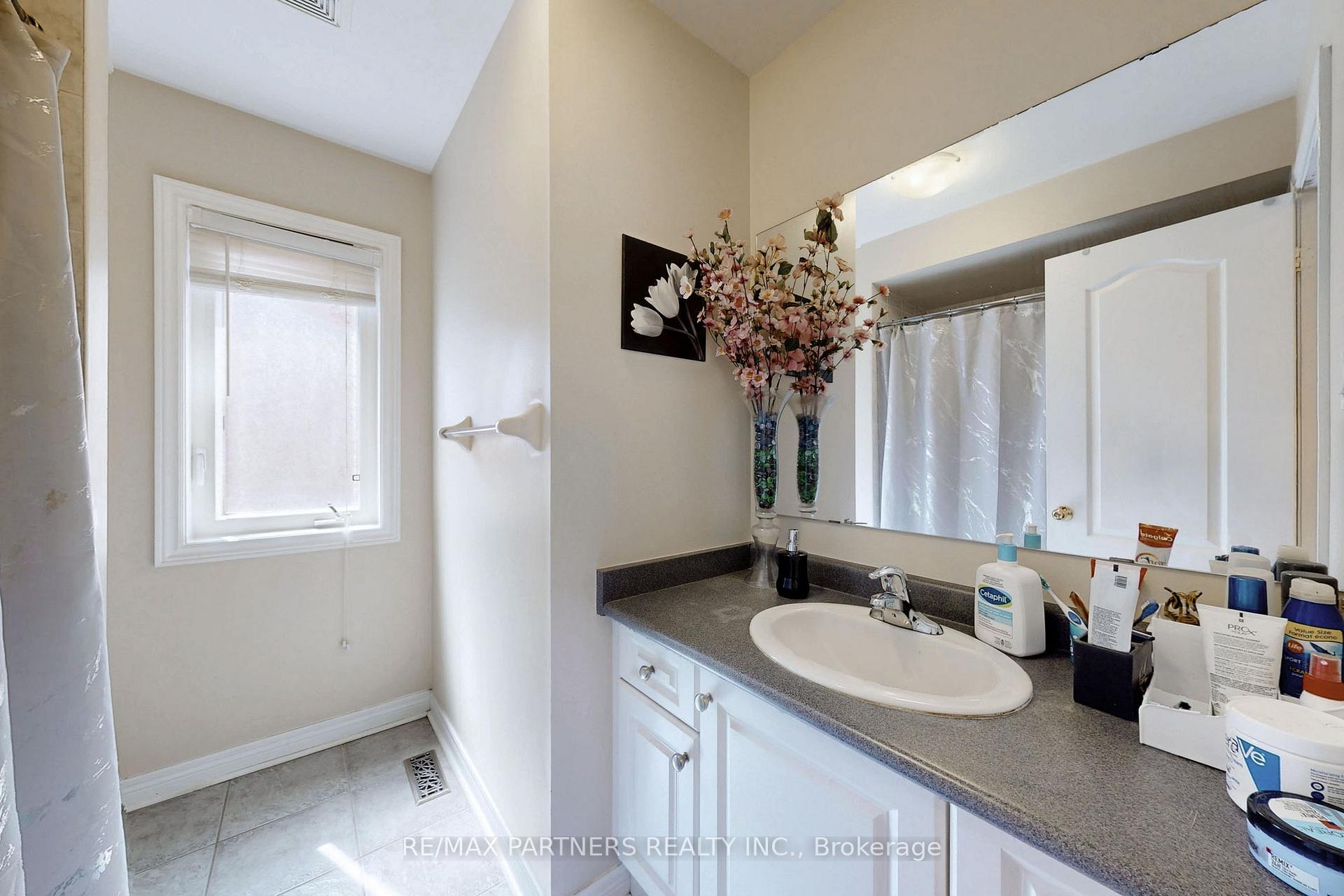 Photo 26 of 86 Chokecherry Crescent, Markham, Wismer — HOMEH
