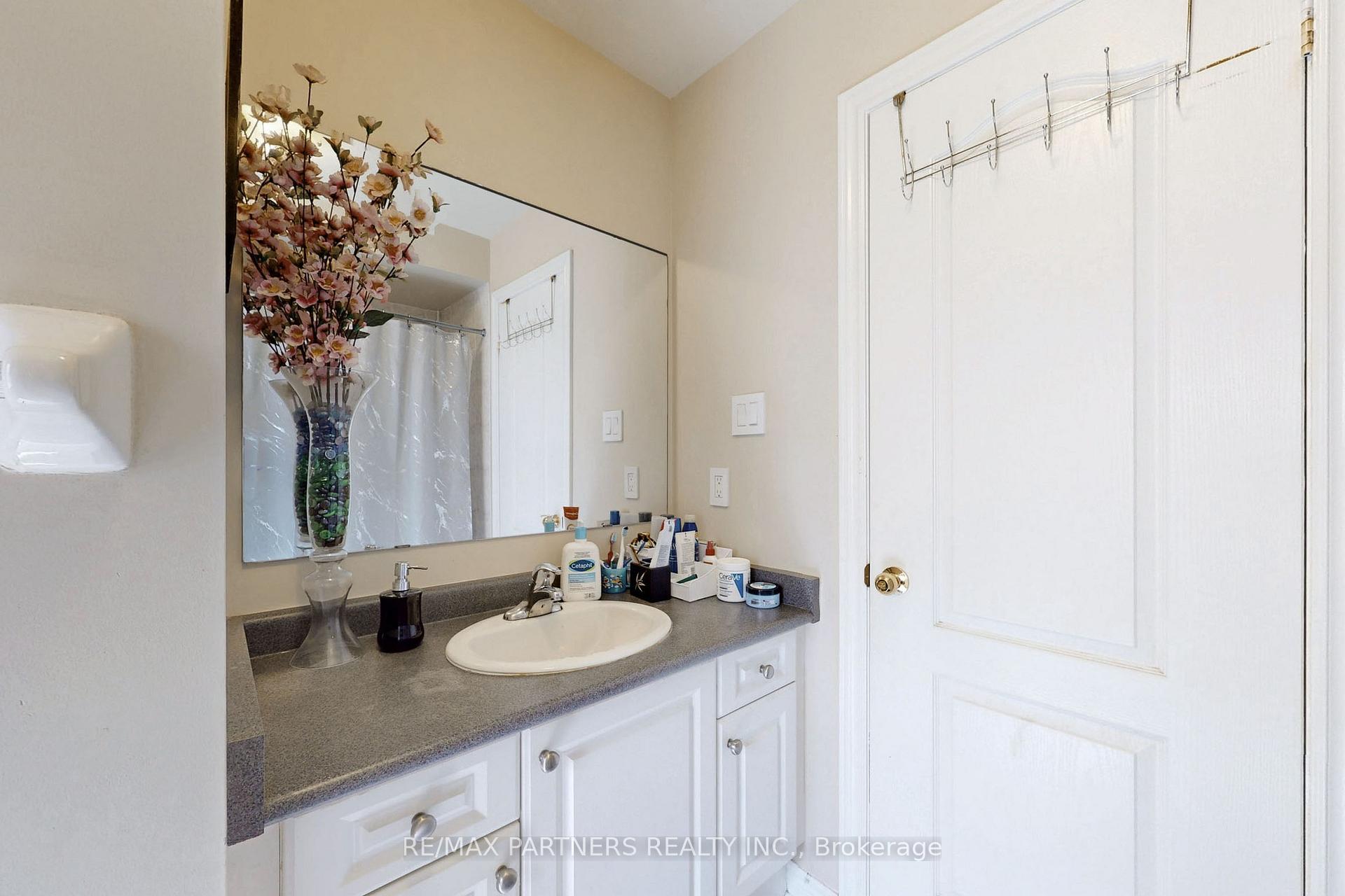 Photo 34 of 86 Chokecherry Crescent, Markham, Wismer — HOMEH