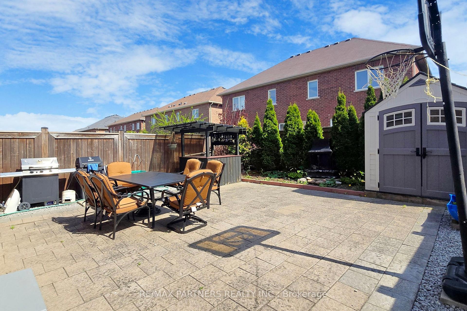 Photo 43 of 86 Chokecherry Crescent, Markham, Wismer — HOMEH