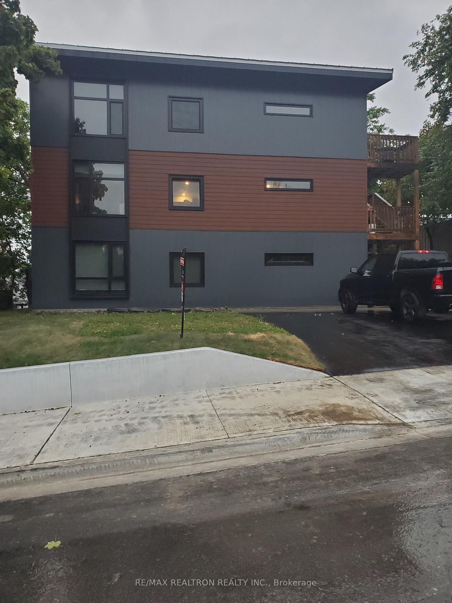 Front of Unit 3, 35 Albert Street