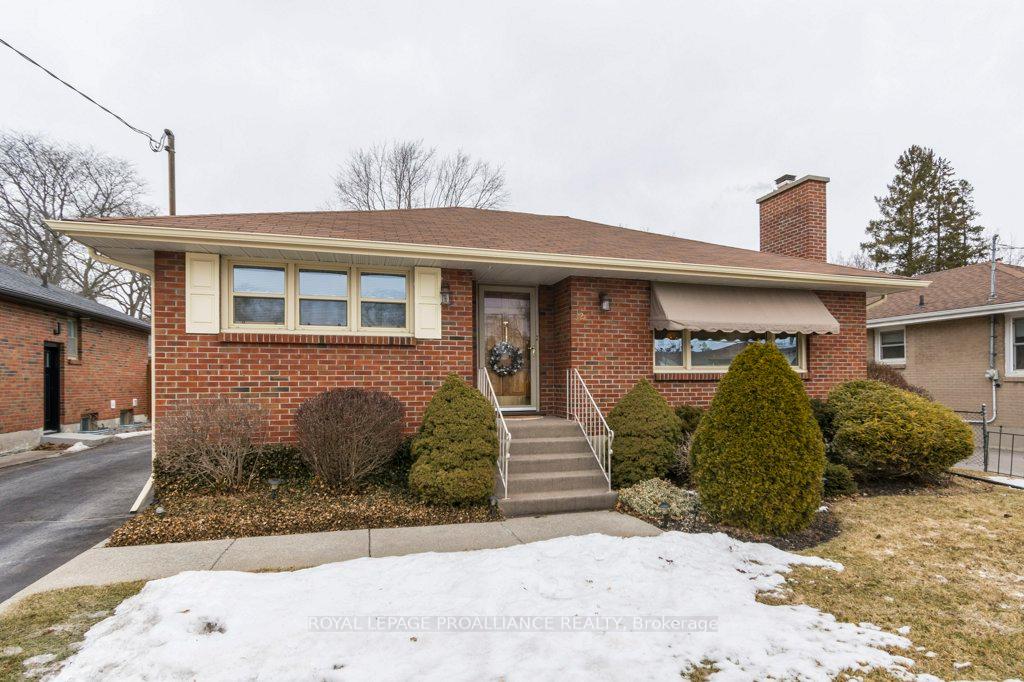 Photo 1 of 82 Crestview Avenue, Belleville, Belleville Ward — HOMEH