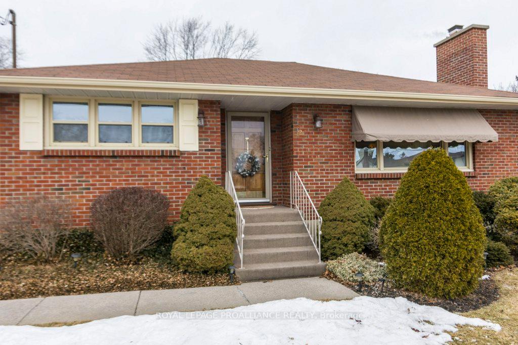Photo 2 of 82 Crestview Avenue, Belleville, Belleville Ward — HOMEH