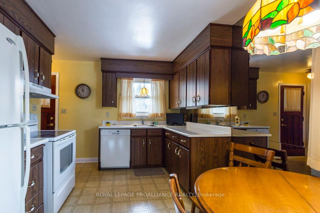 Photo 8 of 82 Crestview Avenue, Belleville, Belleville Ward — HOMEH
