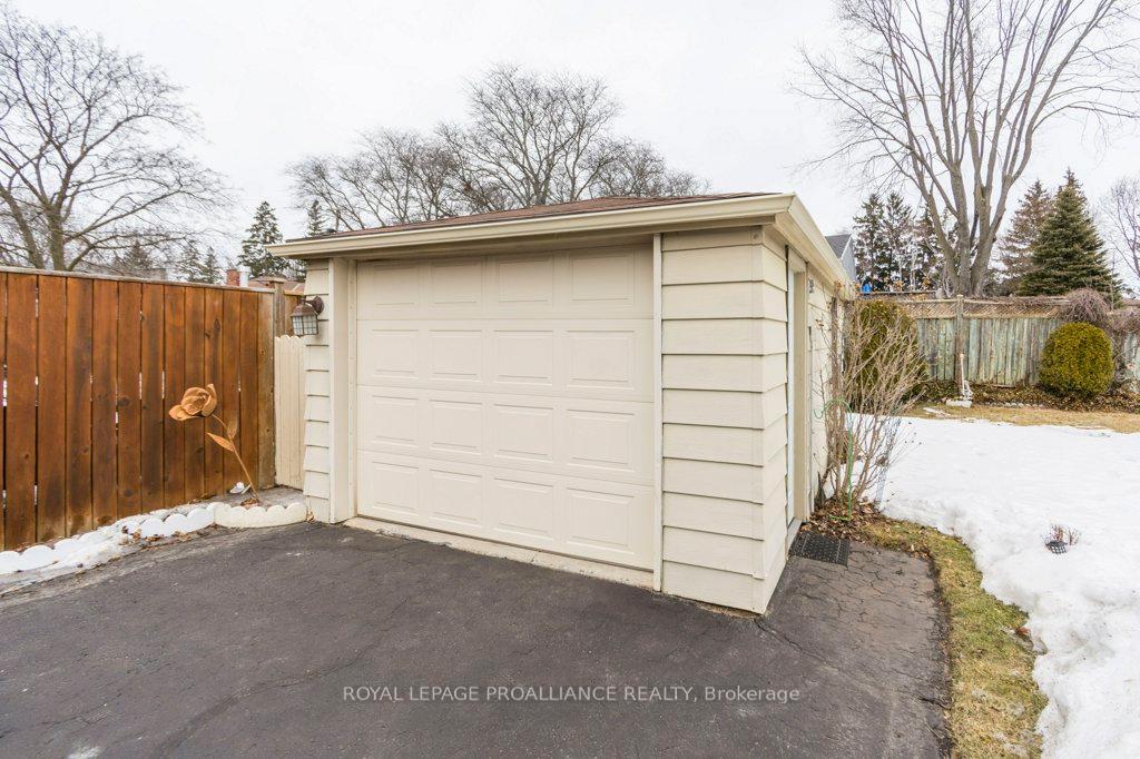 Photo 31 of 82 Crestview Avenue, Belleville, Belleville Ward — HOMEH