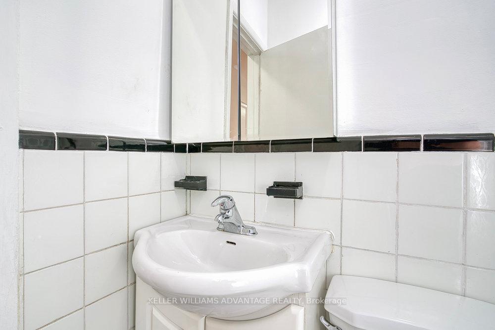 Photo 17 of Unit 3, 8 Coates Avenue, Toronto, Oakwood Village — HOMEH