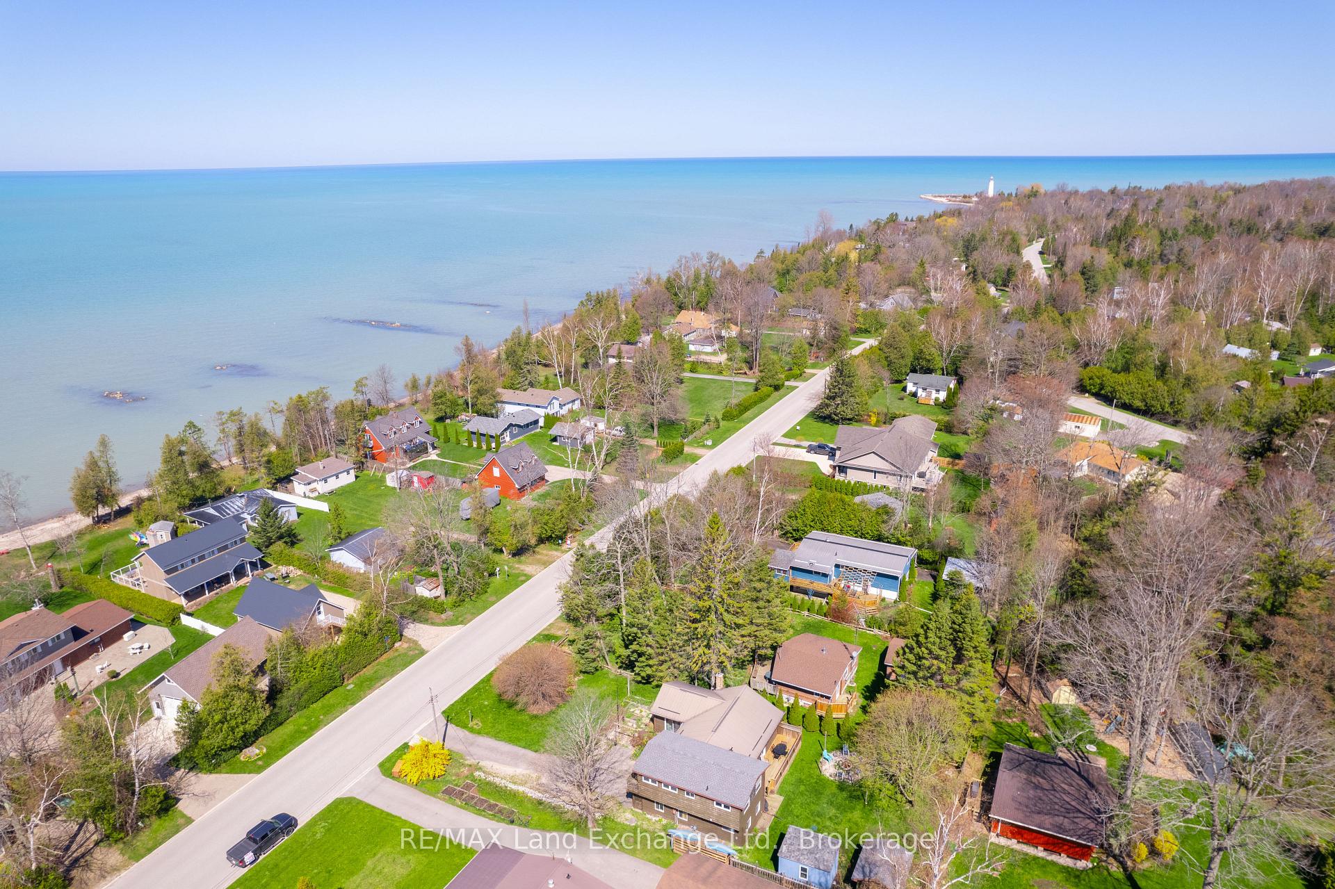 Photo 10 of 180 Huron Road N, Huron-Kinloss — HOMEH