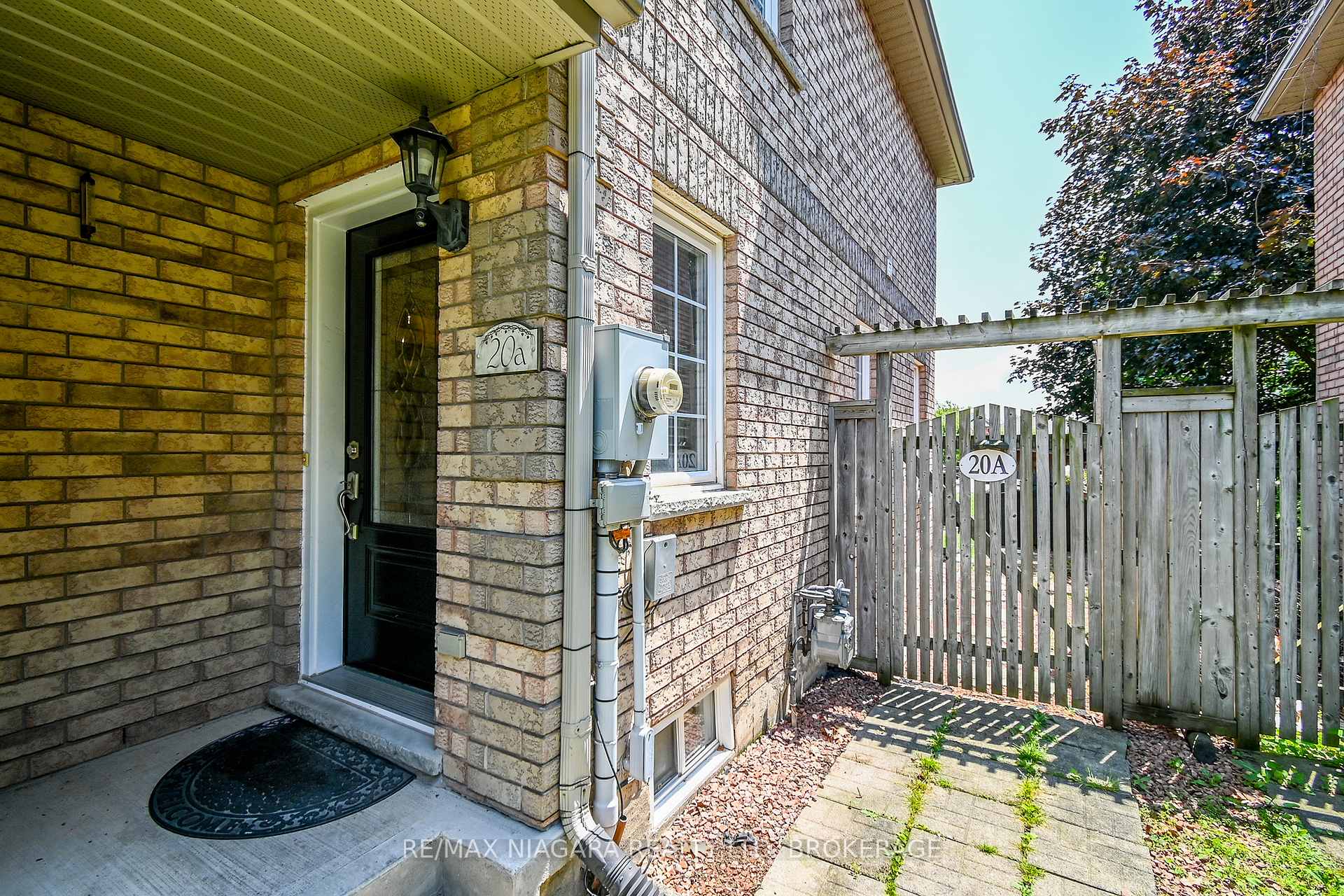 Photo 12 of 20A Brown Drive, St. Catharines, Rykert/Vansickle — HOMEH