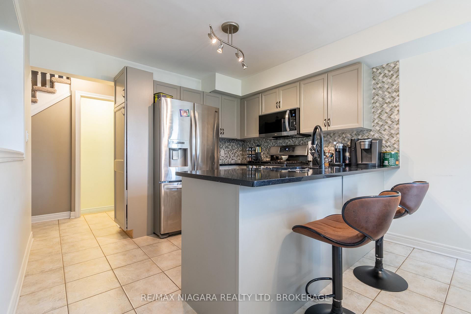 Photo 14 of 20A Brown Drive, St. Catharines, Rykert/Vansickle — HOMEH