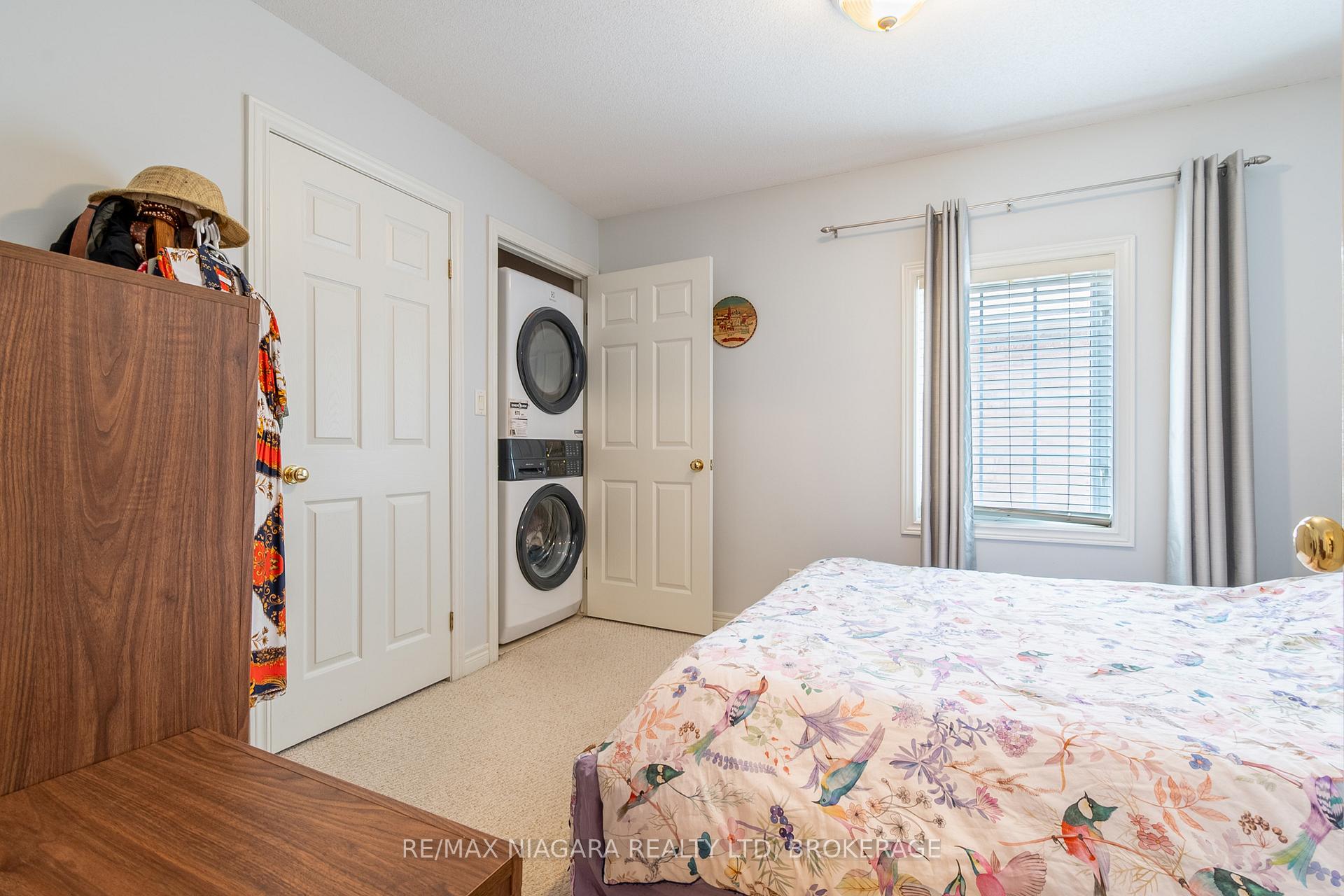 Photo 8 of 20A Brown Drive, St. Catharines, Rykert/Vansickle — HOMEH
