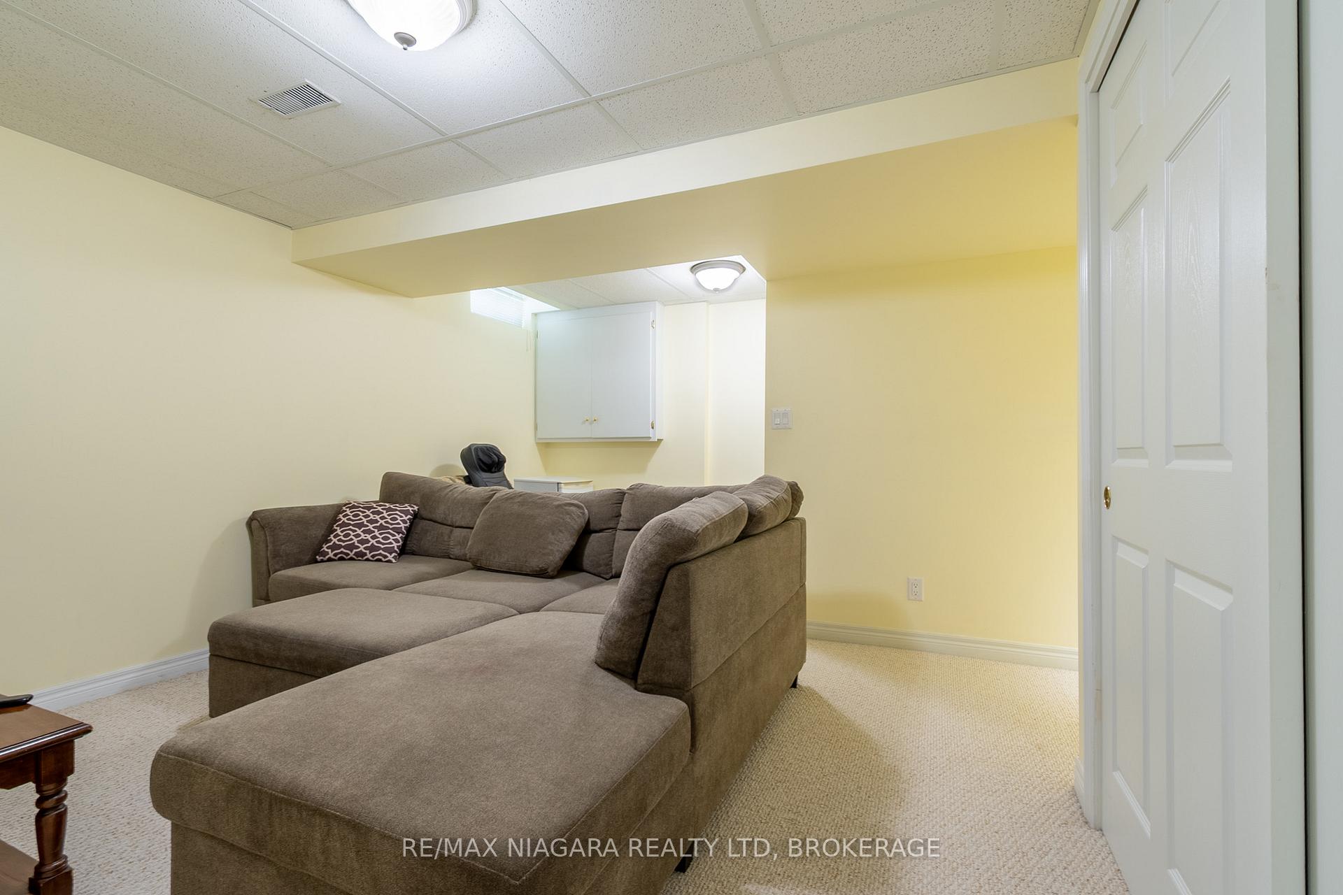 Photo 5 of 20A Brown Drive, St. Catharines, Rykert/Vansickle — HOMEH