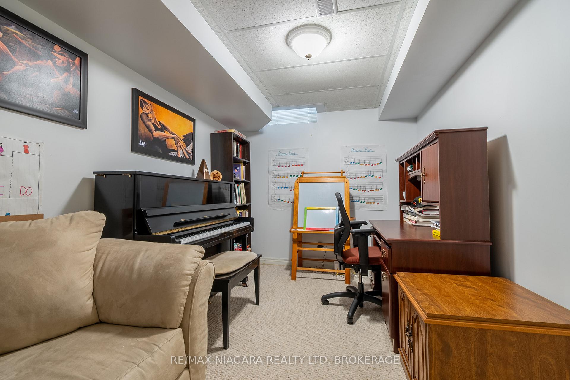 Photo 20 of 20A Brown Drive, St. Catharines, Rykert/Vansickle — HOMEH