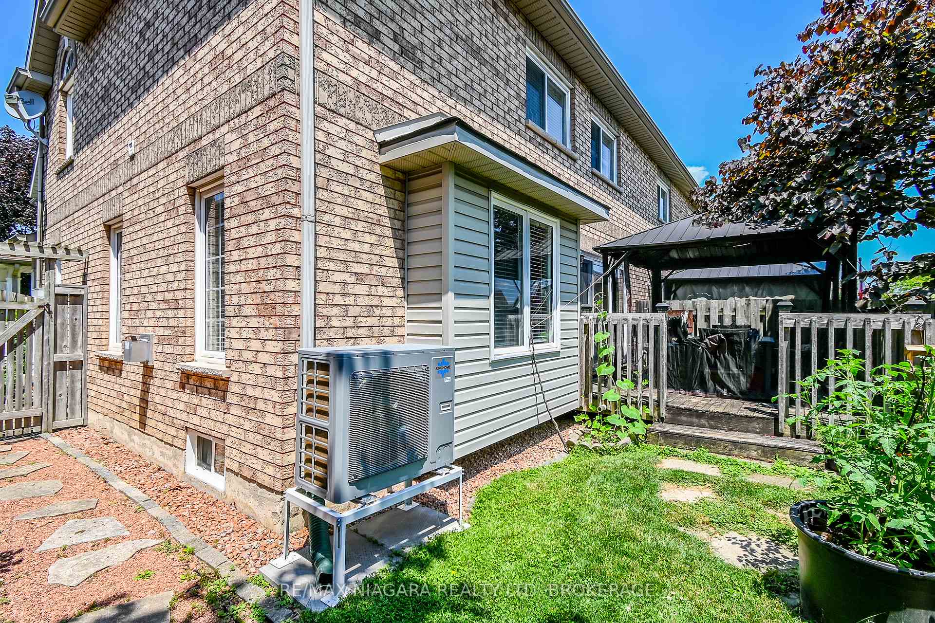 Photo 25 of 20A Brown Drive, St. Catharines, Rykert/Vansickle — HOMEH