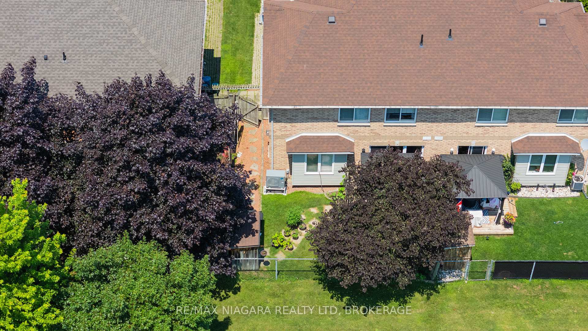 Photo 33 of 20A Brown Drive, St. Catharines, Rykert/Vansickle — HOMEH