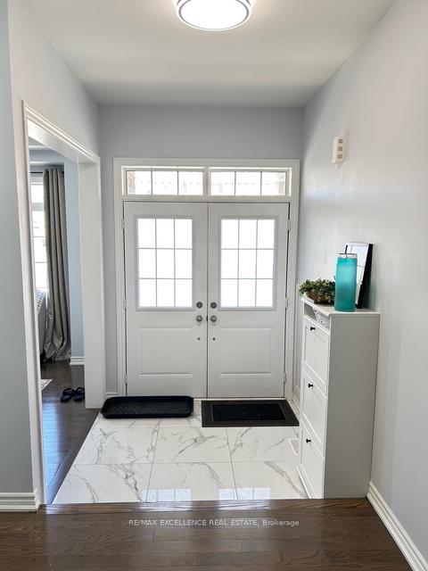 Photo 4 of 26 Stellarton Crescent, Brampton, Northwest Brampton — HOMEH