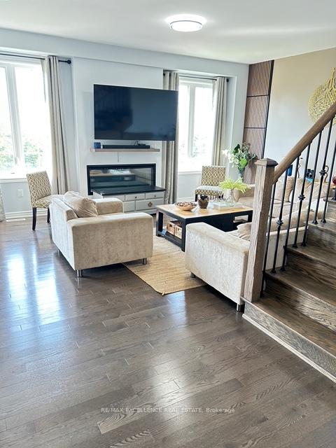 Photo 16 of 26 Stellarton Crescent, Brampton, Northwest Brampton — HOMEH