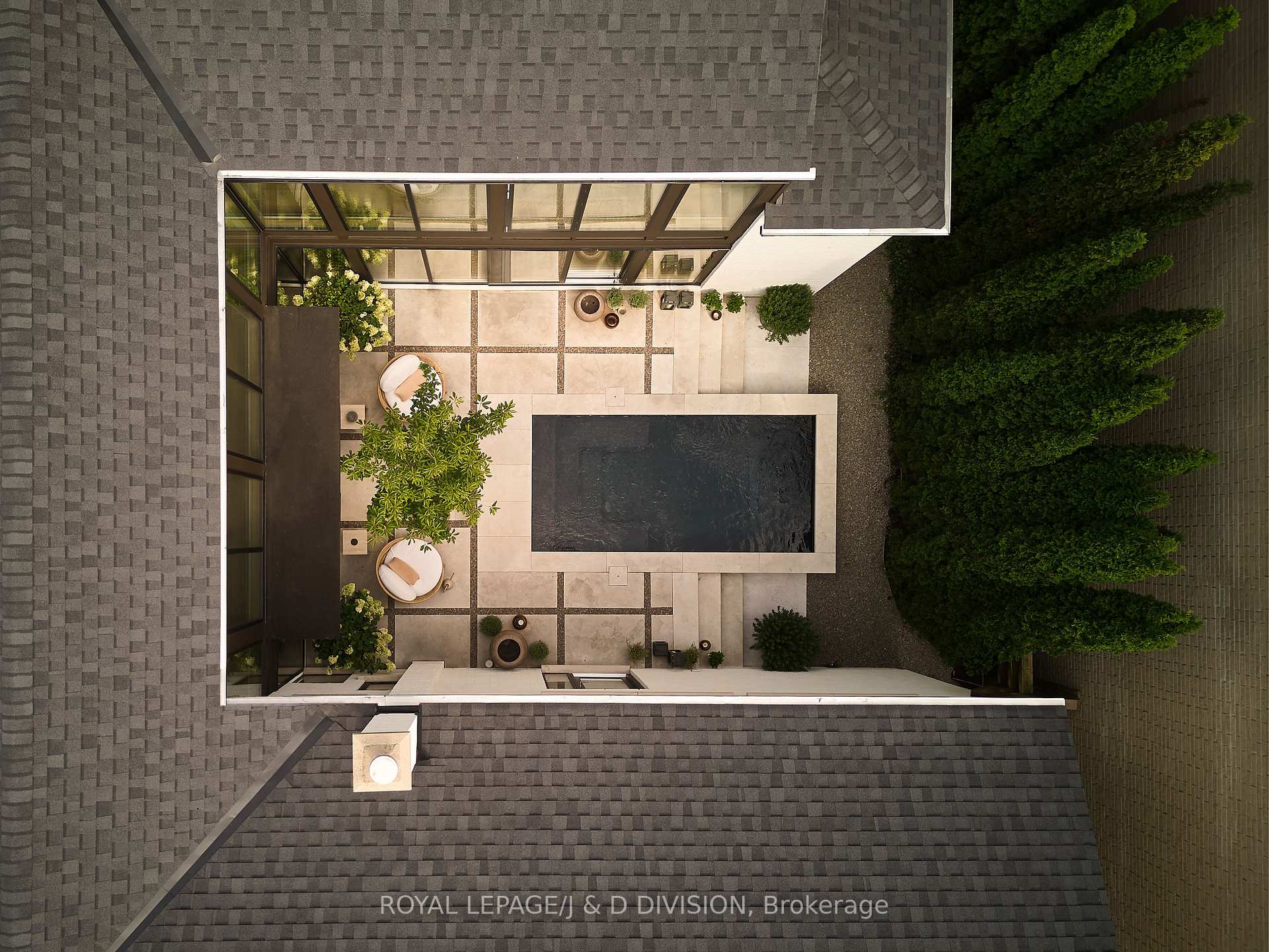 Photo 5 of 43 Douglas Crescent, Toronto, Leaside — HOMEH