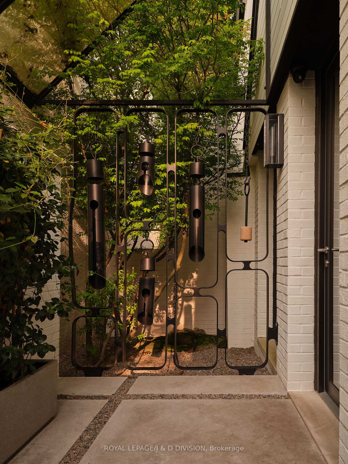 Photo 7 of 43 Douglas Crescent, Toronto, Leaside — HOMEH